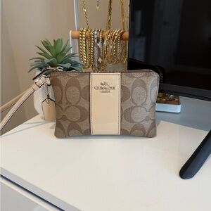 Coach Corner Zip Wristlet